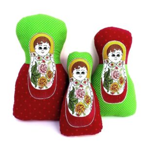 בובת מטריושקה סמל וסגולה לעוצמה נשית - 3 גדלים באדום